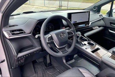 2025 Toyota Sienna Platinum 7 Passenger
