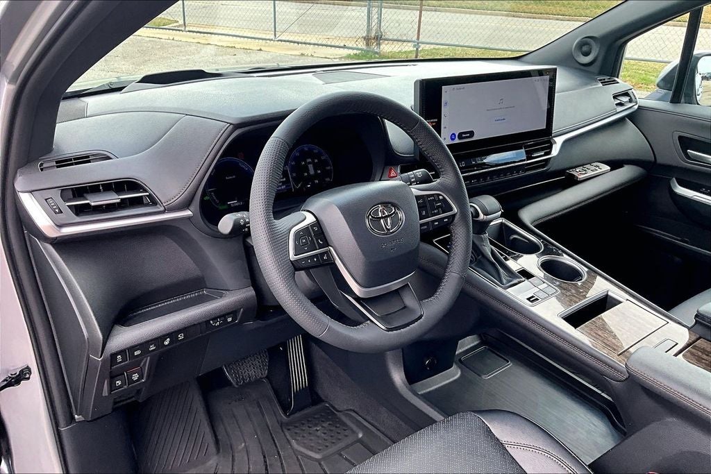 2025 Toyota Sienna Platinum 7 Passenger