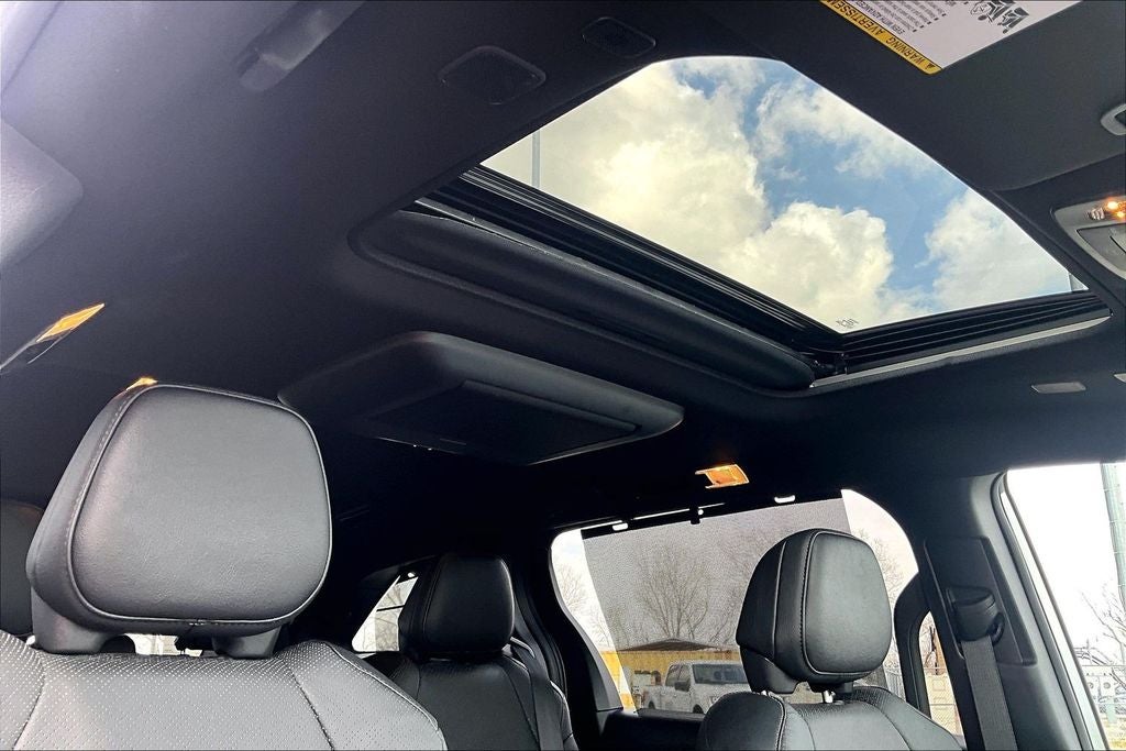 2025 Toyota Sienna Platinum 7 Passenger