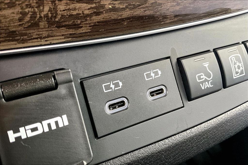 2025 Toyota Sienna Platinum 7 Passenger