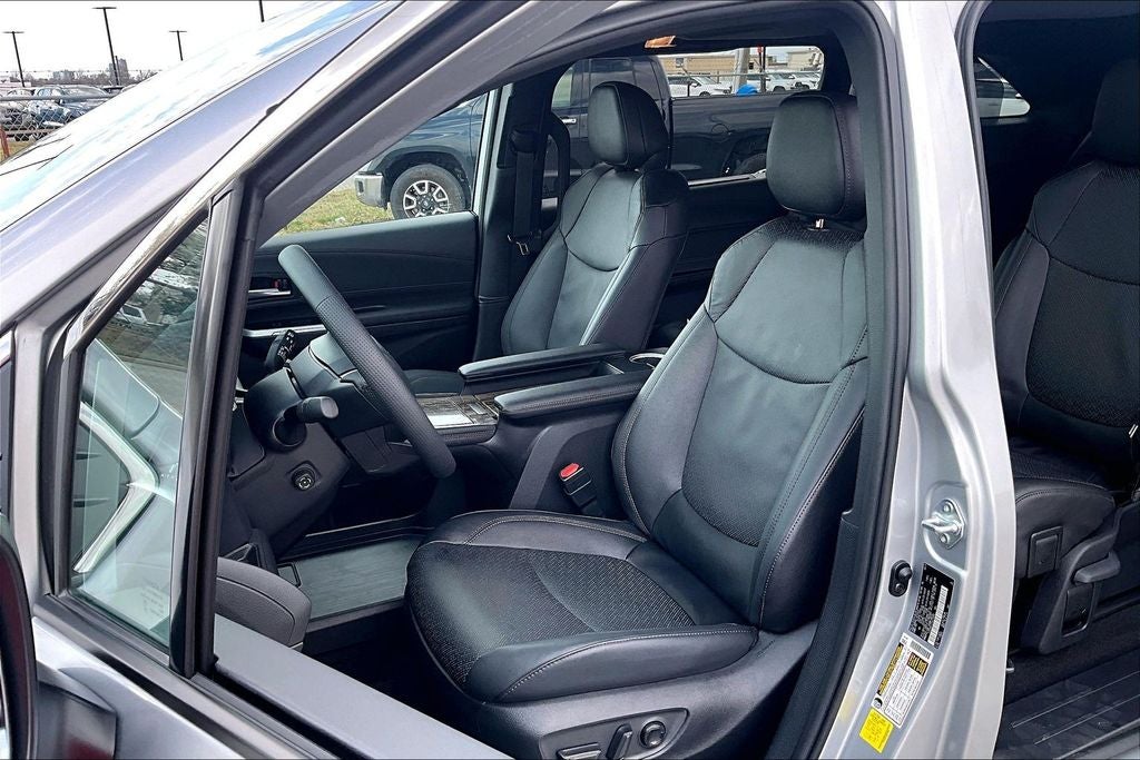 2025 Toyota Sienna Platinum 7 Passenger