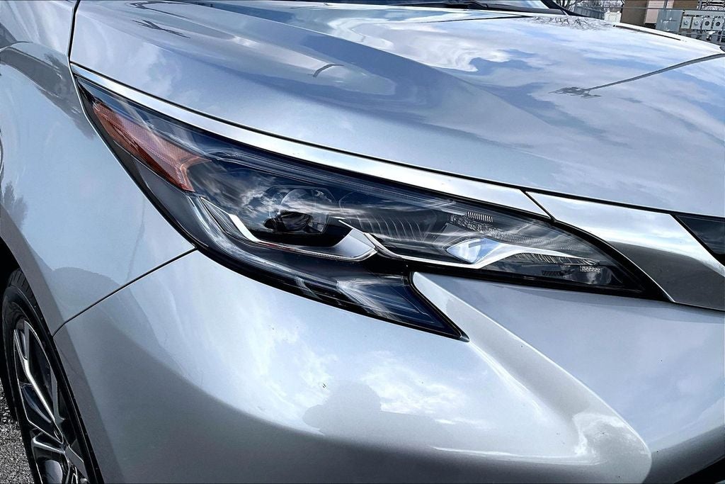 2025 Toyota Sienna Platinum 7 Passenger