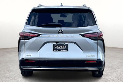 2025 Toyota Sienna Platinum 7 Passenger
