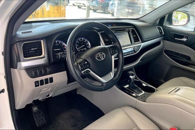 2016 Toyota Highlander XLE V6