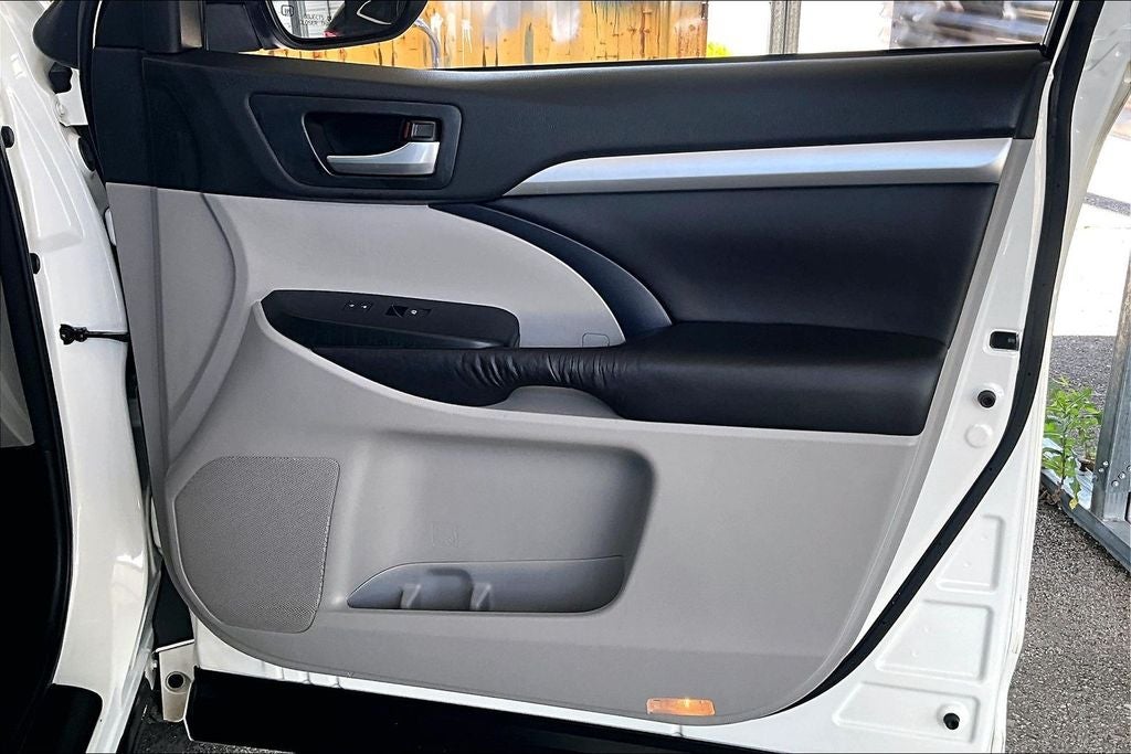 2016 Toyota Highlander XLE V6