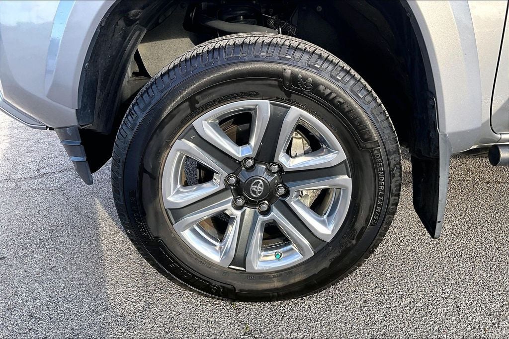 2017 Toyota Tacoma Limited V6