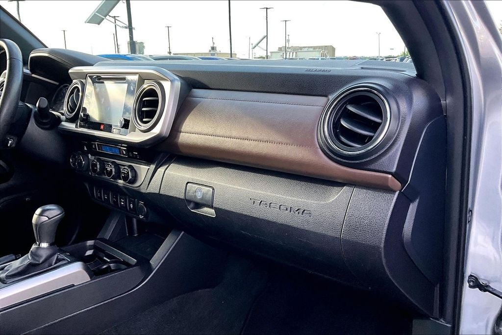 2017 Toyota Tacoma Limited V6