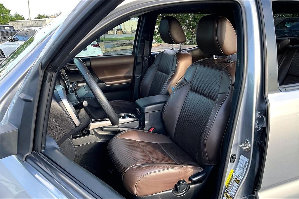 2017 Toyota Tacoma Limited V6