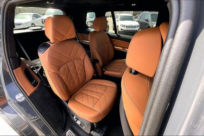 2025 BMW X7 xDrive40i