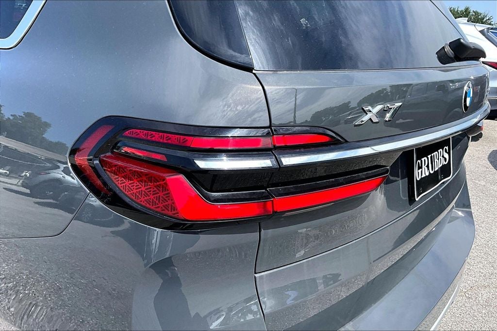 2025 BMW X7 xDrive40i