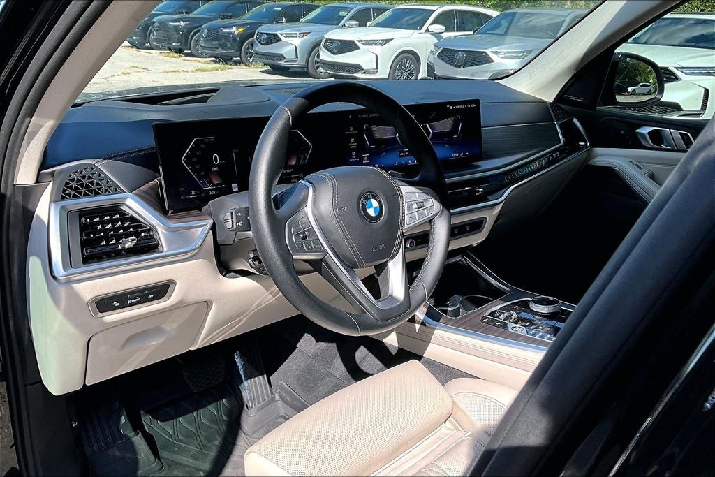 2025 BMW X7 xDrive40i