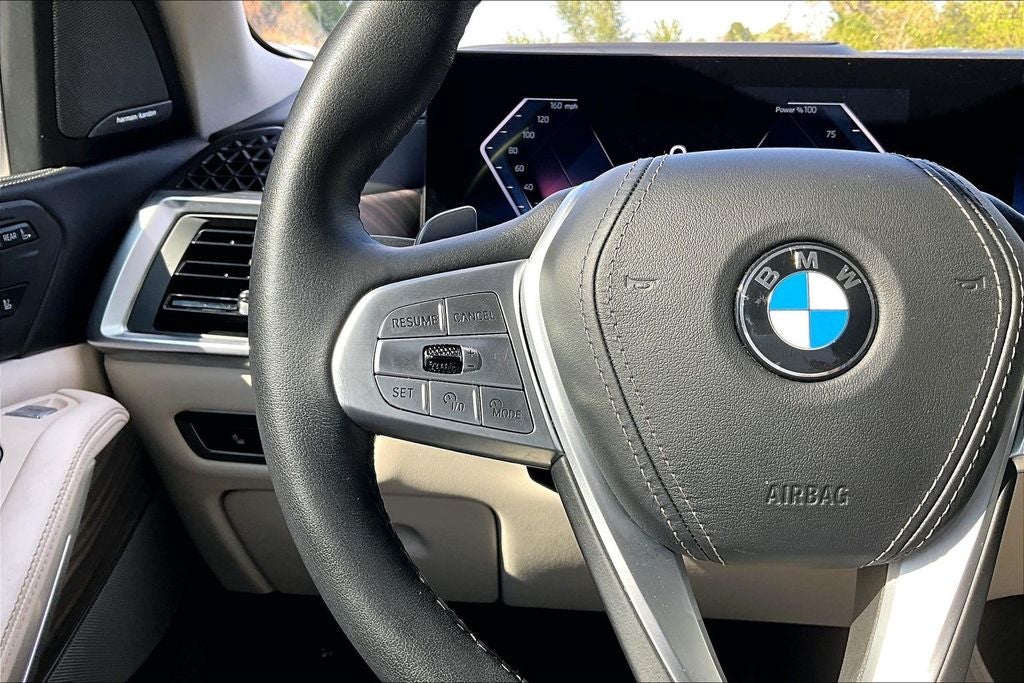 2025 BMW X7 xDrive40i