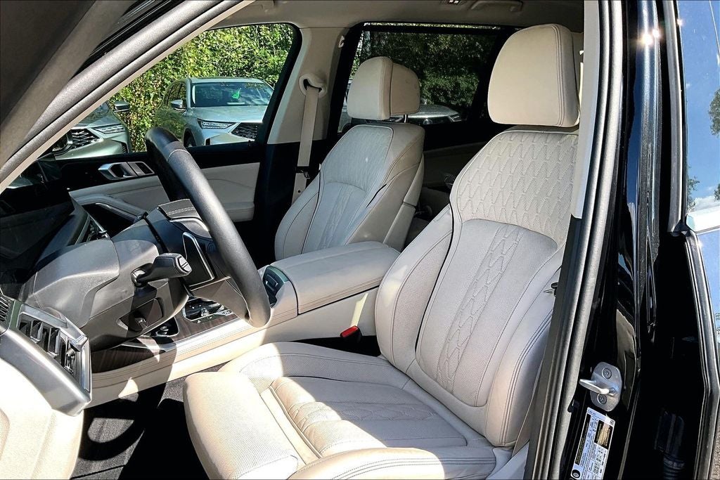 2025 BMW X7 xDrive40i