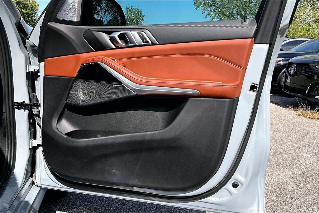 2024 BMW X5 M60i