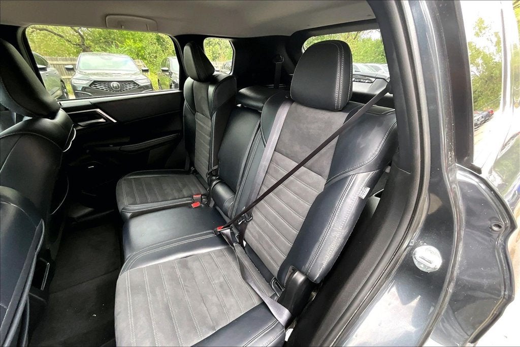 2025 Mitsubishi Outlander SE