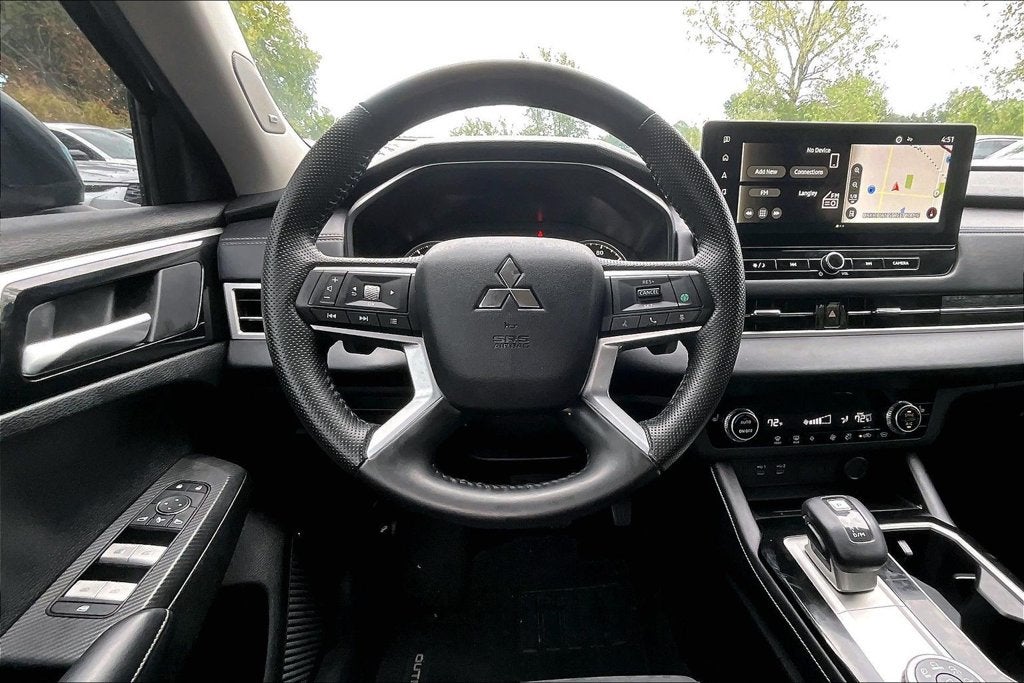 2025 Mitsubishi Outlander SE