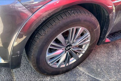 2024 INFINITI QX80 LUXE