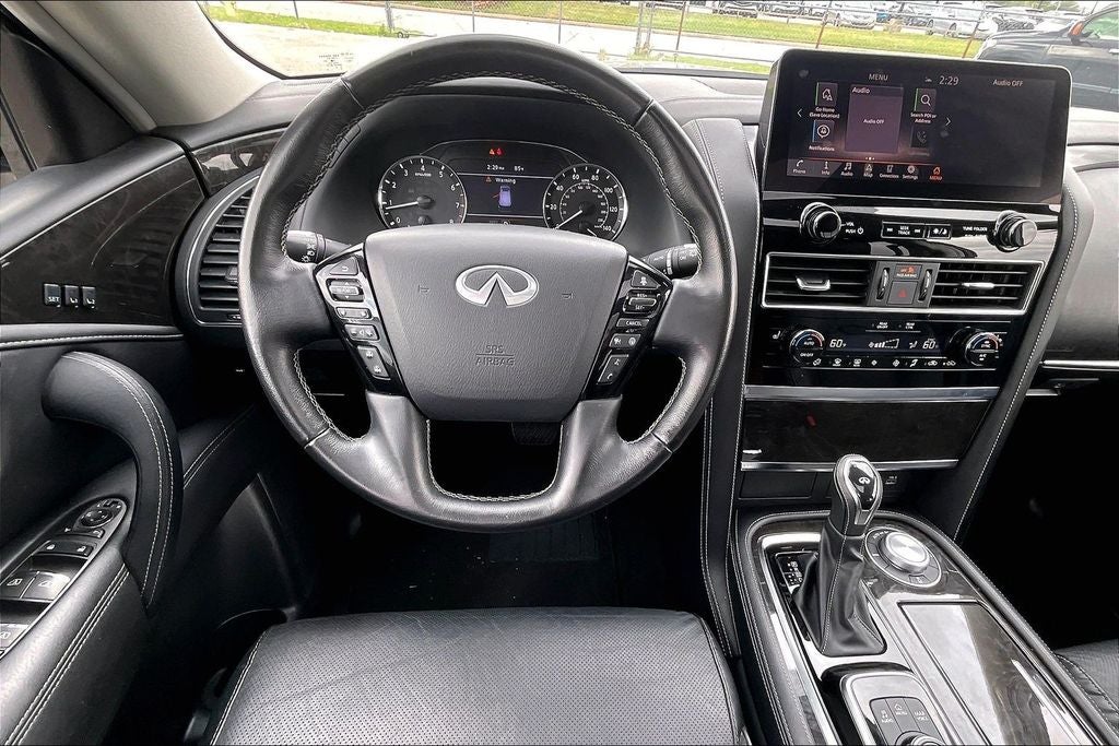 2024 INFINITI QX80 LUXE