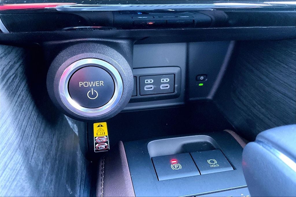 2024 Toyota Venza LE