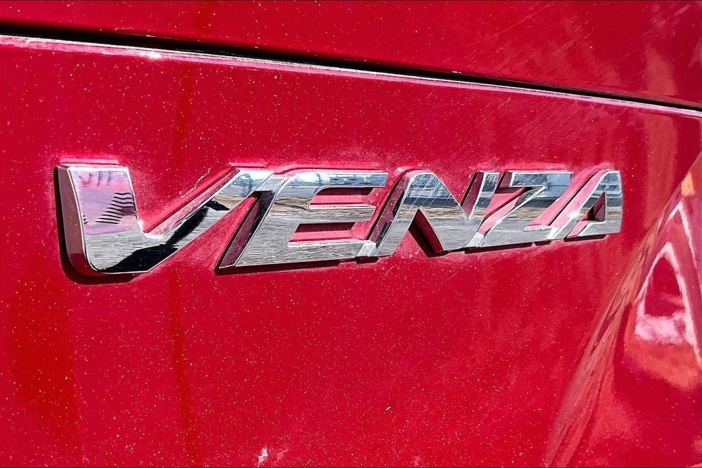 2024 Toyota Venza LE