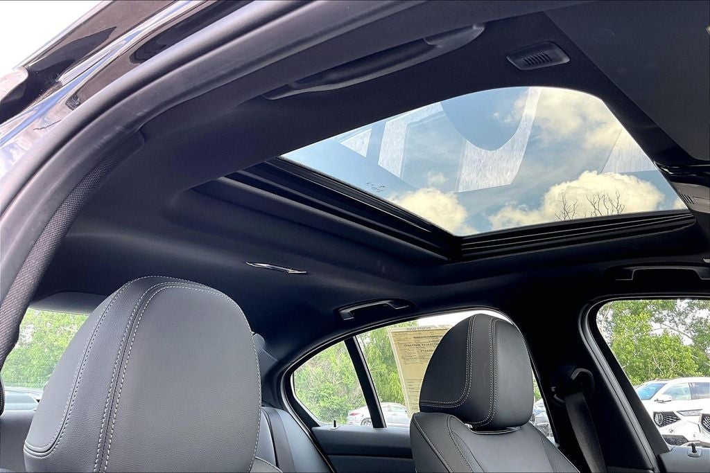 2025 BMW 3 Series 330i xDrive