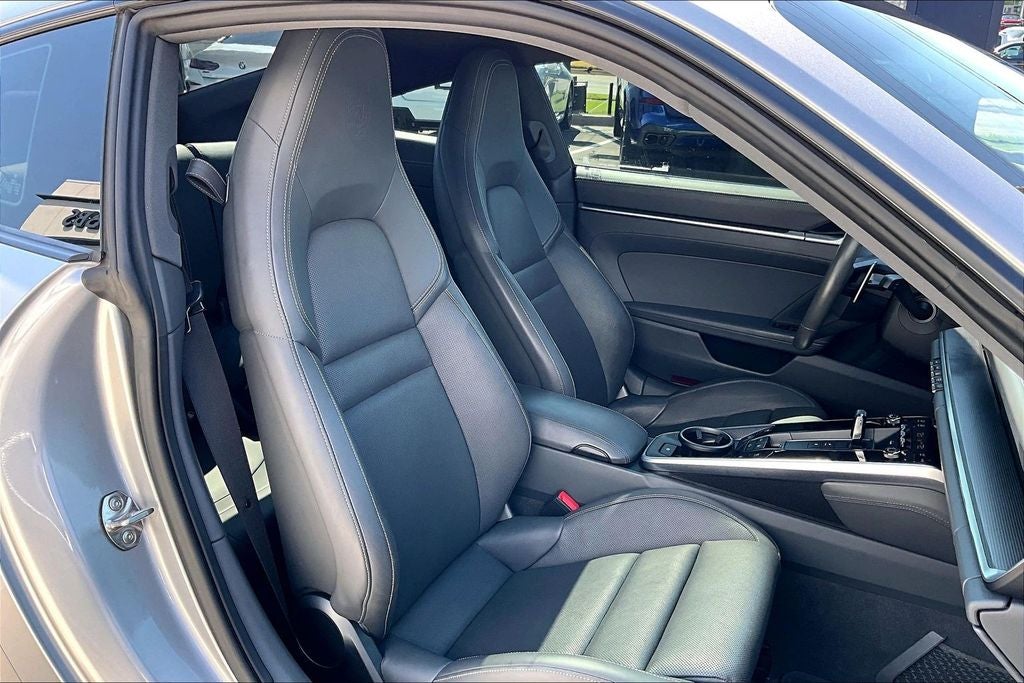 2021 Porsche 911 Carrera