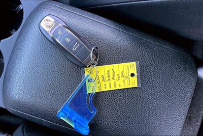 2022 Porsche Macan Base