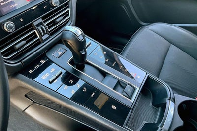 2022 Porsche Macan Base