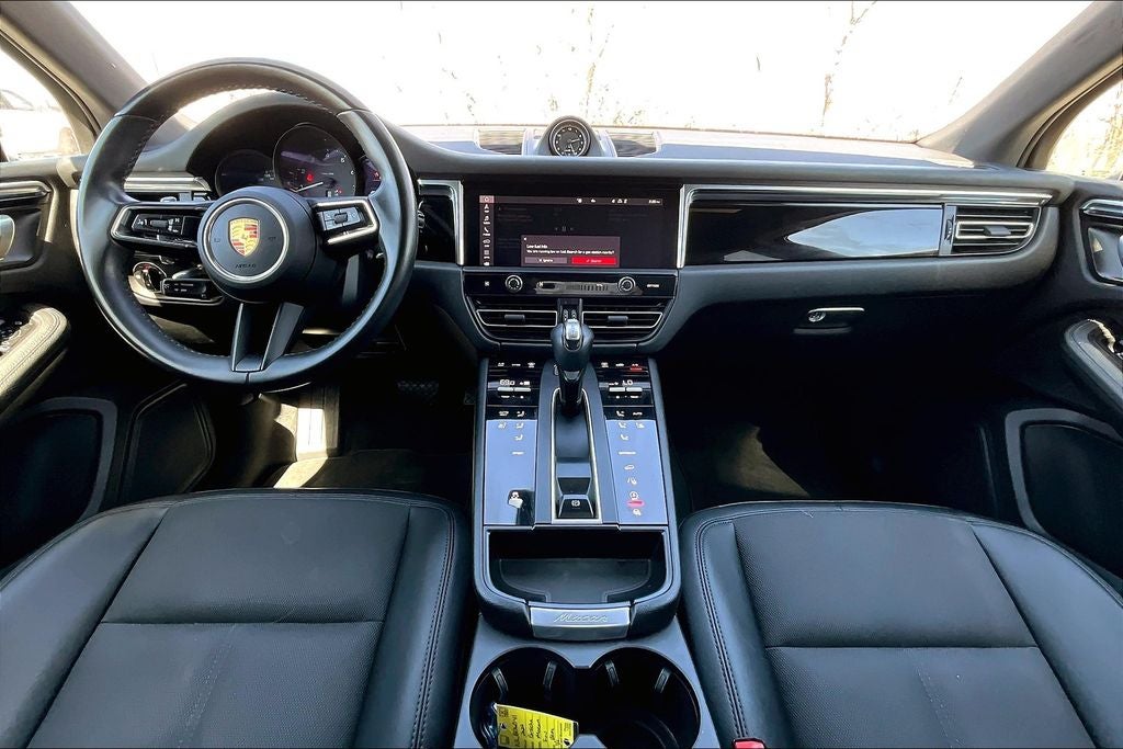2022 Porsche Macan Base