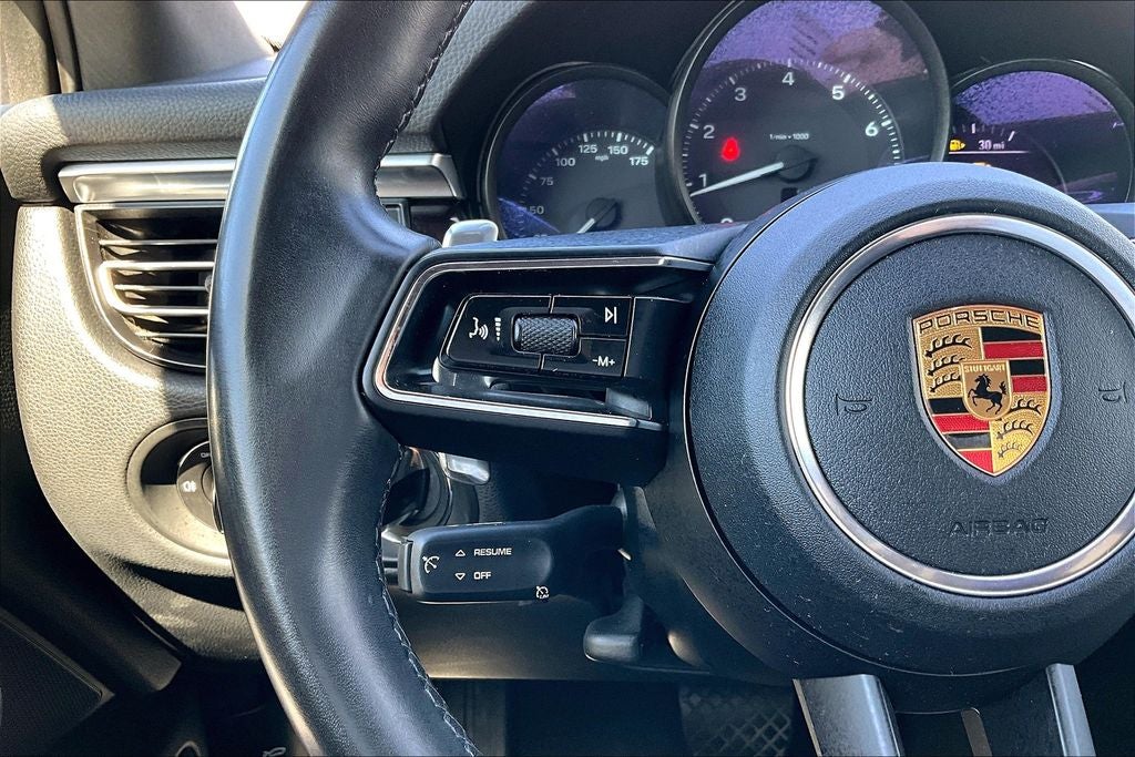 2022 Porsche Macan Base