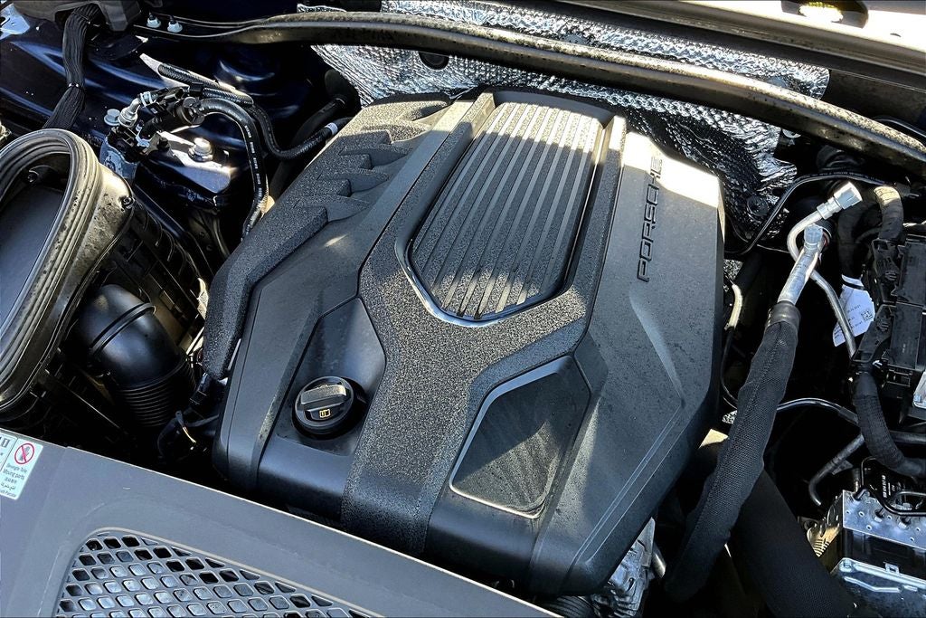 2022 Porsche Macan Base