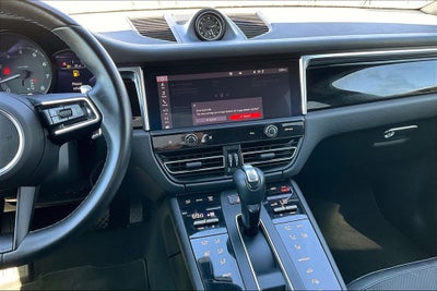 2022 Porsche Macan Base
