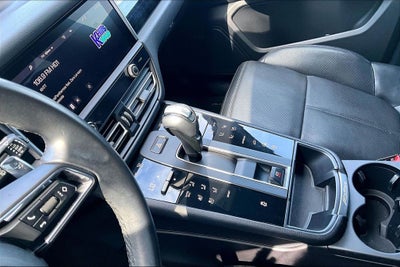 2022 Porsche Macan Base