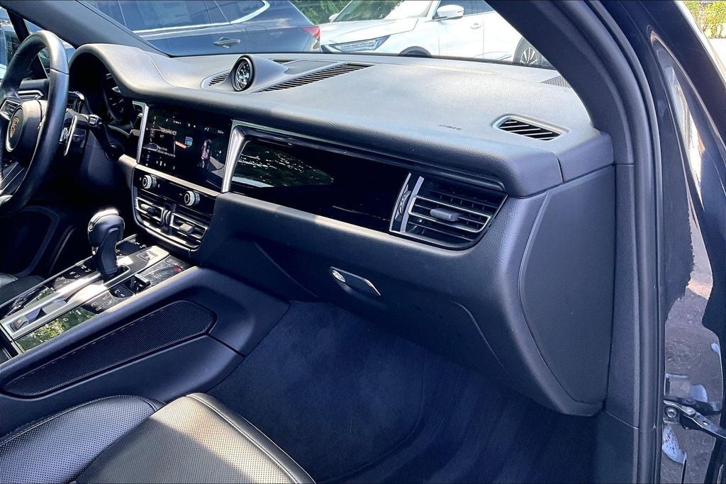 2022 Porsche Macan Base