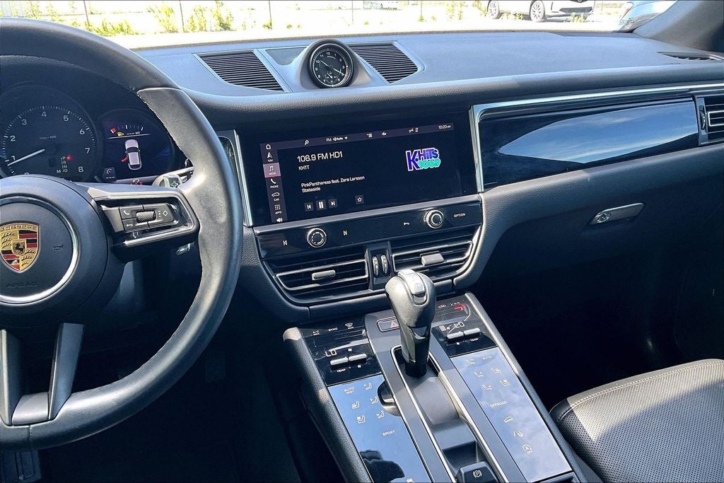 2022 Porsche Macan Base