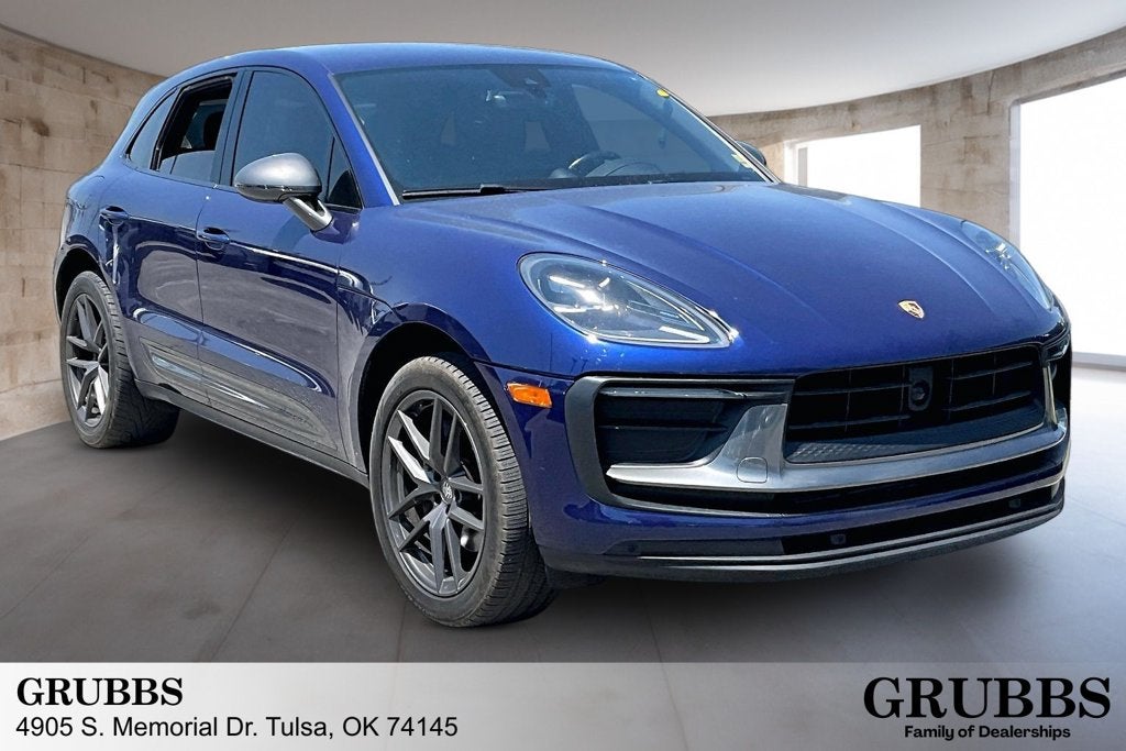 2023 Porsche Macan T — photo 1 of 43
