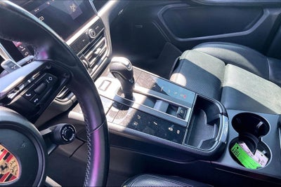 2023 Porsche Macan T