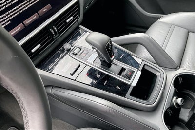 2023 Porsche Cayenne Platinum Edition