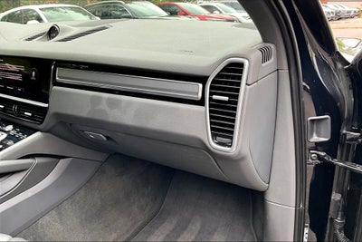 2023 Porsche Cayenne Platinum Edition