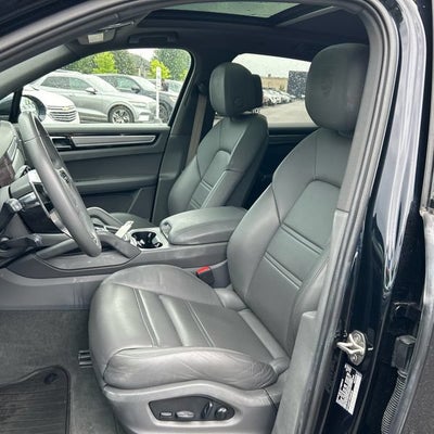 2023 Porsche Cayenne Platinum Edition