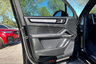 2023 Porsche Cayenne Base