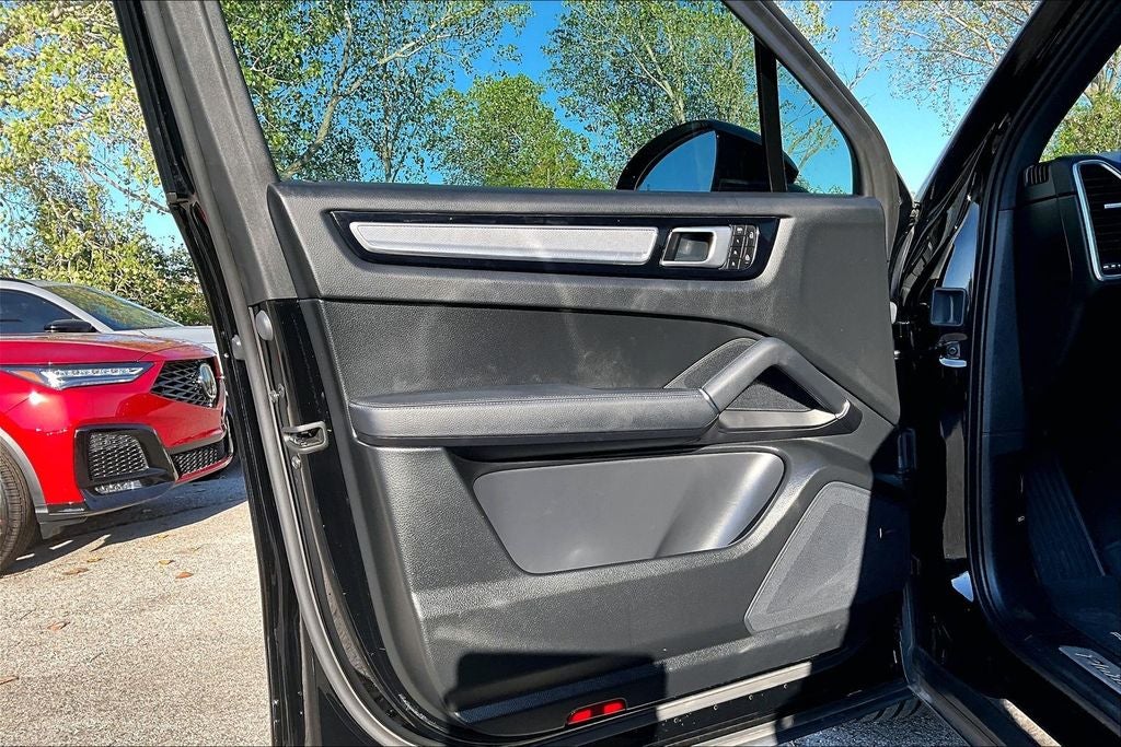 2023 Porsche Cayenne Base