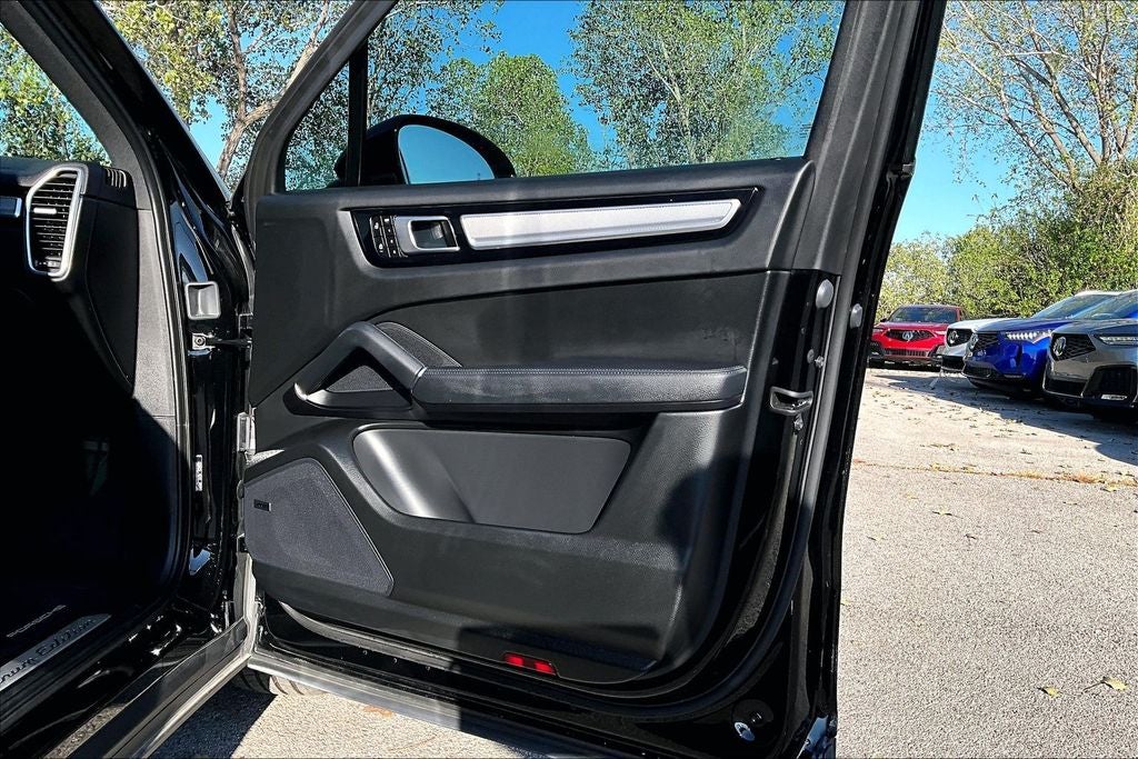 2023 Porsche Cayenne Base