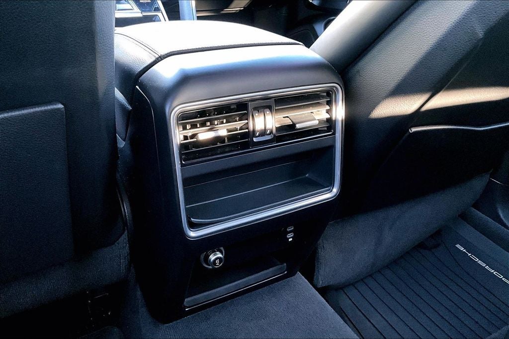 2023 Porsche Cayenne Base