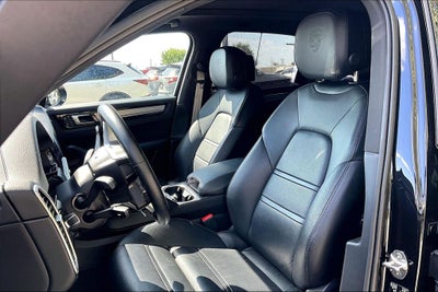 2022 Porsche Cayenne E-Hybrid Platinum Edition