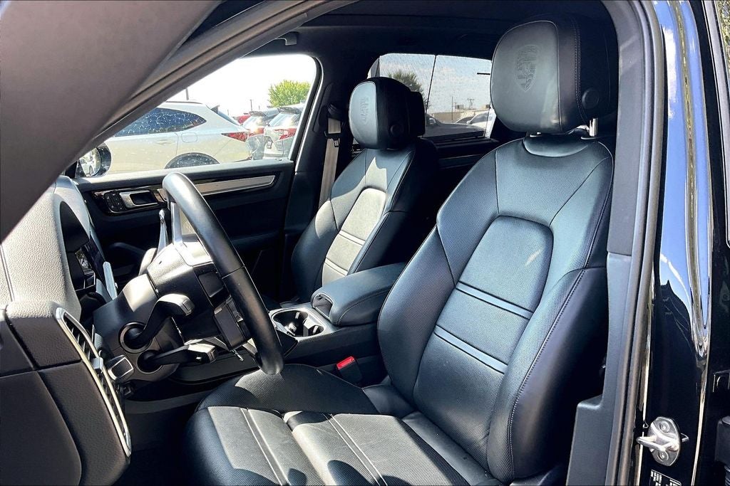 2022 Porsche Cayenne E-Hybrid Platinum Edition