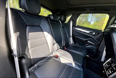 2022 Porsche Cayenne E-Hybrid Platinum Edition