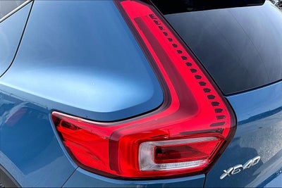 2025 Volvo XC40 B5 Plus Dark Theme