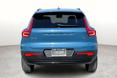 2025 Volvo XC40 B5 Plus Dark Theme