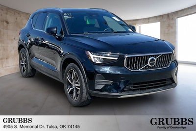 2025 Volvo XC40 B5 Core